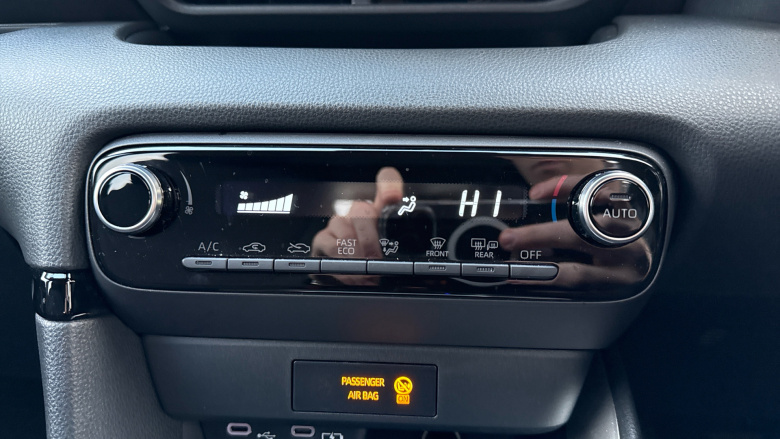 Toyota Yaris 1.5 Hybrid Icon 5dr CVT Hybrid Hatchback